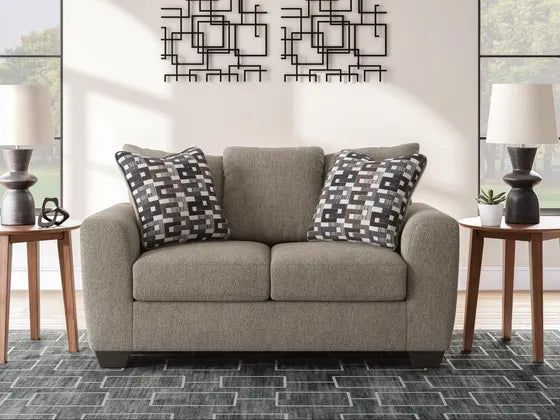 Triston-Peaks Loveseat