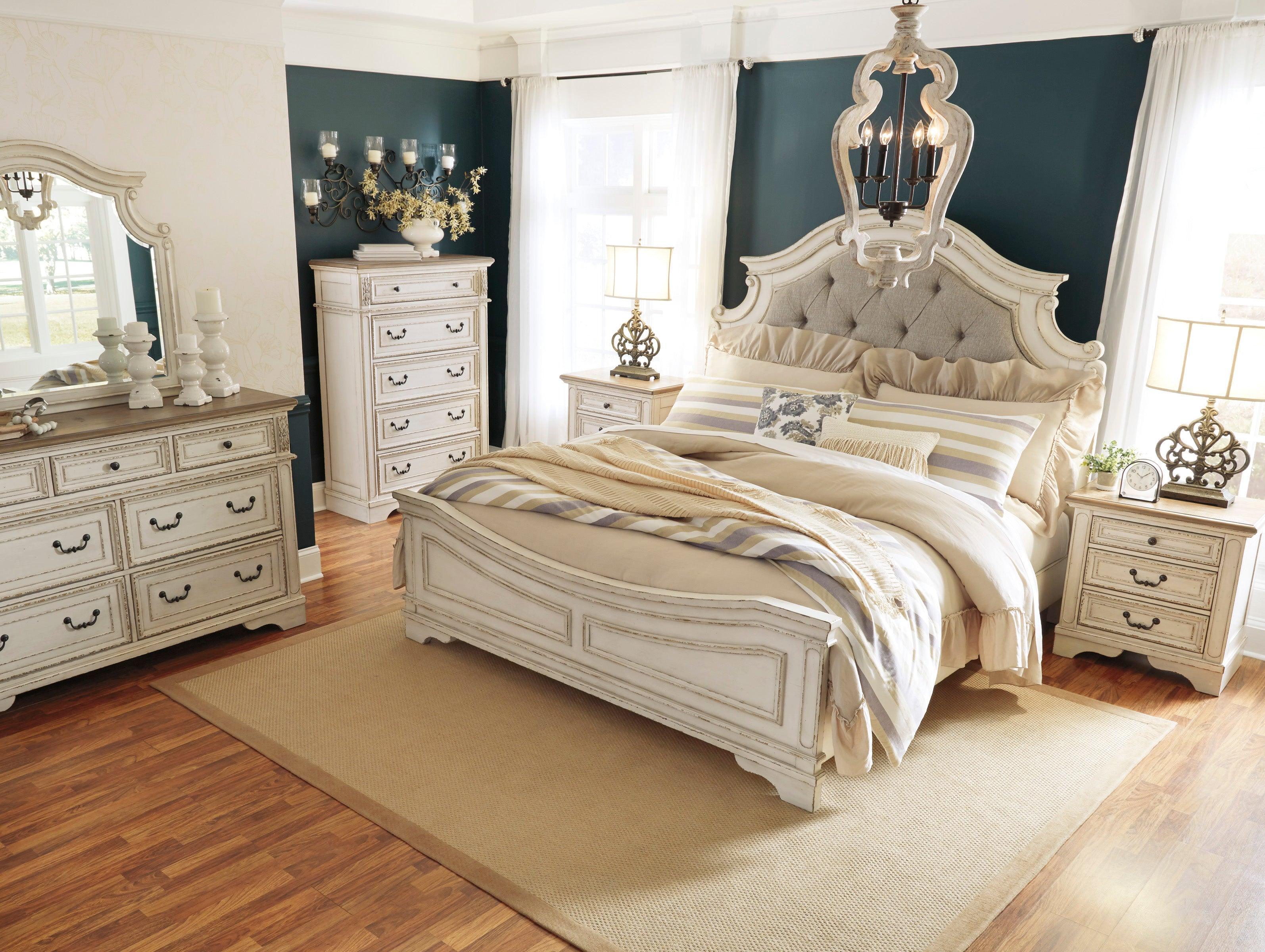 Realyn Queen Upholstered Bedroom Set - Castle Furniture