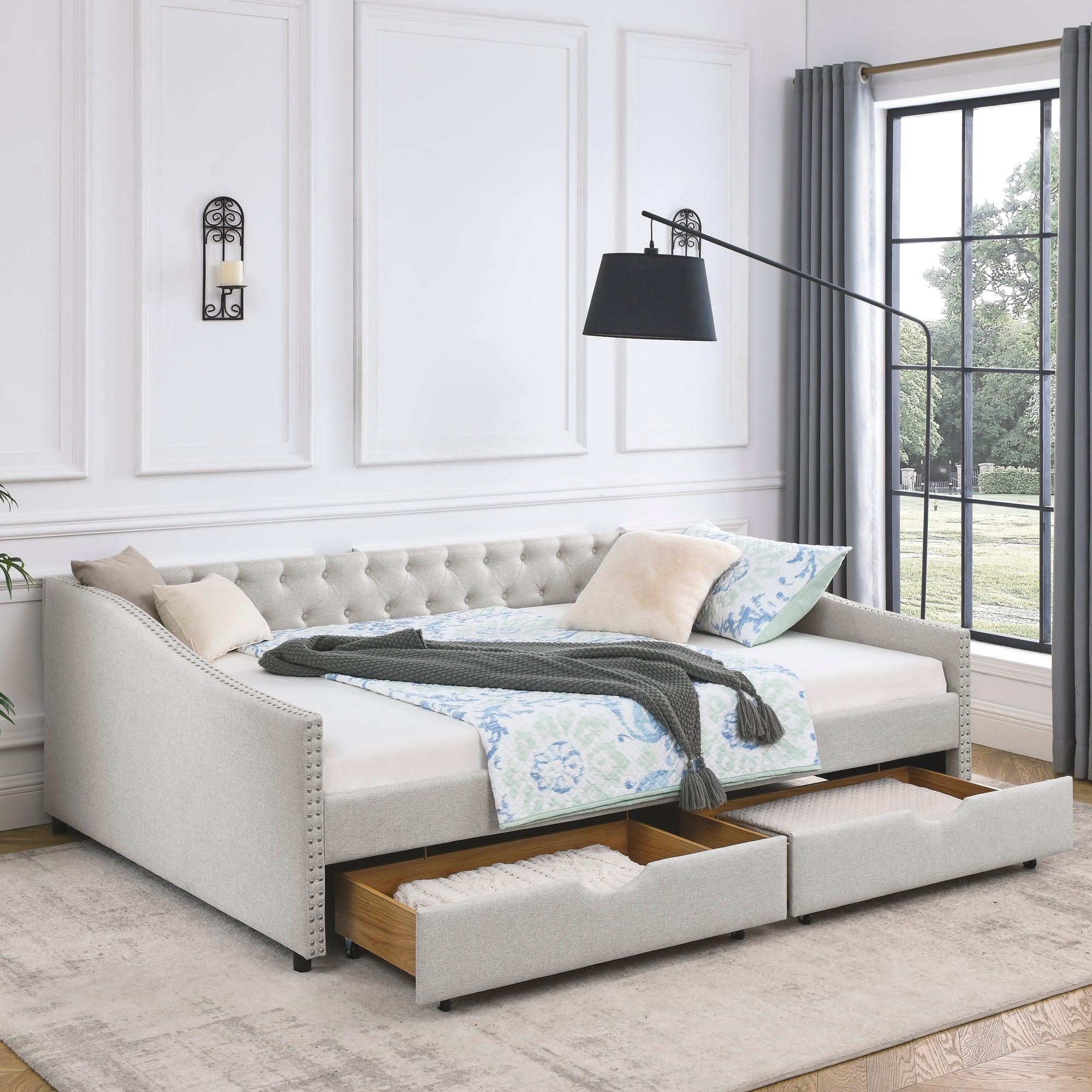 Queen Size Daybed with Drawers